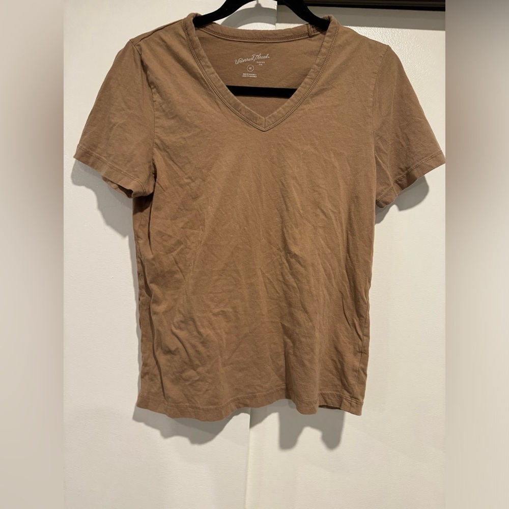Universal Threads beige t-shirt size‎ XS